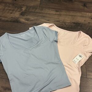 Hollister Women's Short Sleeve Tees in Light Blue and Soft Pink